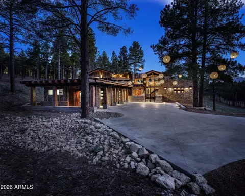 3449 S Las Colinas Ct, Flagstaff, AZ 86005