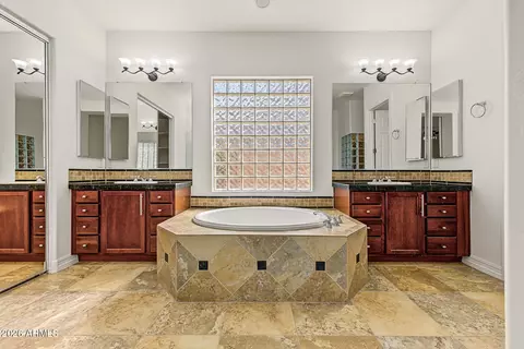 Bath - 1350 E Ibis St, Gilbert, AZ 85297 photo 2 of 7