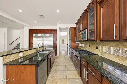 Kitchen - 1350 E Ibis St, Gilbert, AZ 85297 photo 3 of 4