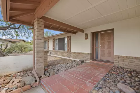 Exterior - 852 E Acapulco Ln, Phoenix, AZ 85022 photo 3 of 6