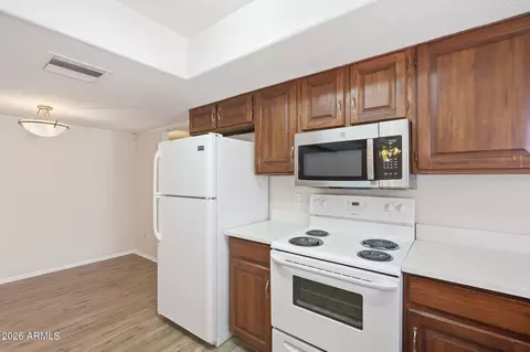 Kitchen - 852 E Acapulco Ln, Phoenix, AZ 85022 photo 4 of 4