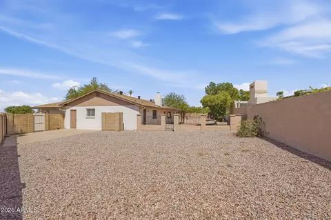 Exterior - 852 E Acapulco Ln, Phoenix, AZ 85022 photo 2 of 6