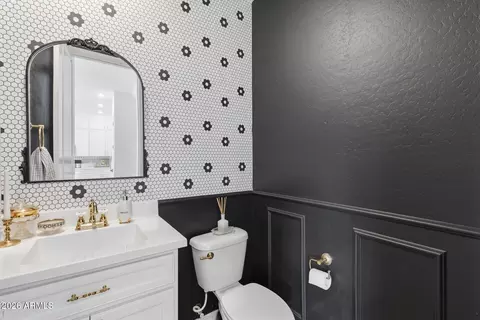 Bath - 1515 E Shannon St, Gilbert, AZ 85295 photo 1 of 6
