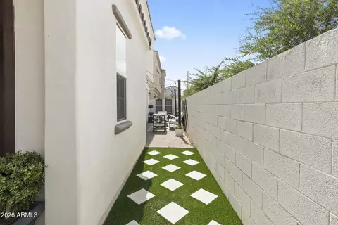 Exterior - 1515 E Shannon St, Gilbert, AZ 85295 photo 8 of 17