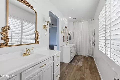Bath - 1515 E Shannon St, Gilbert, AZ 85295 photo 3 of 6