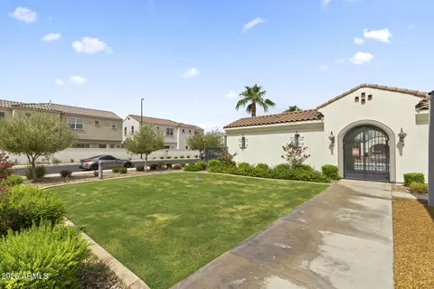 Exterior - 1515 E Shannon St, Gilbert, AZ 85295 photo 16 of 17