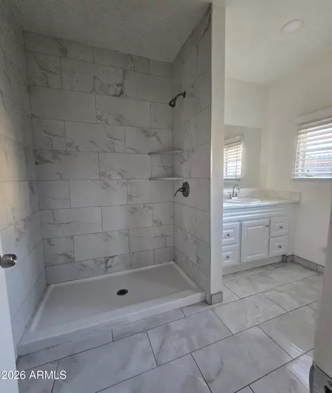 Bath - 220 E Marilyn Ave, Mesa, AZ 85210 photo 1 of 6