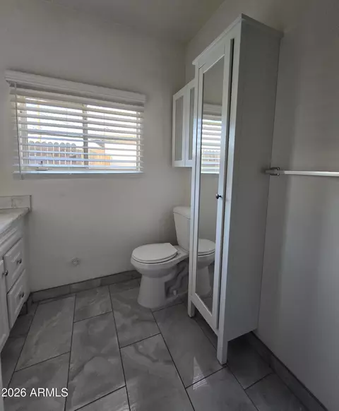 Bath - 220 E Marilyn Ave, Mesa, AZ 85210 photo 2 of 6