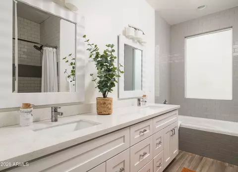 Bath - 4016 E Oak St, Phoenix, AZ 85008 photo 2 of 4