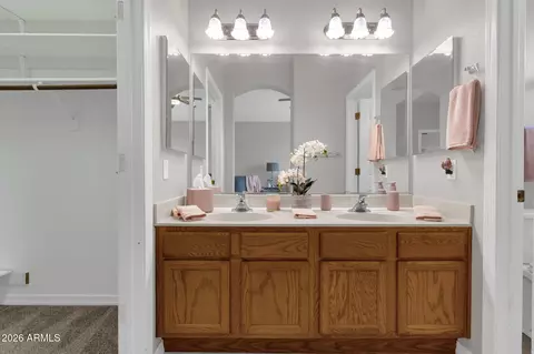 Bath - 4482 E Sycamore Dr, Gilbert, AZ 85298 photo 2 of 2