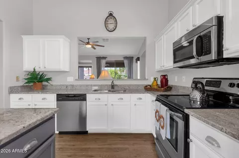 Kitchen - 4482 E Sycamore Dr, Gilbert, AZ 85298 photo 2 of 4