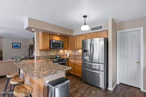 Kitchen - 3921 Esplanade Ave, Gilbert, AZ 85297 photo 2 of 5