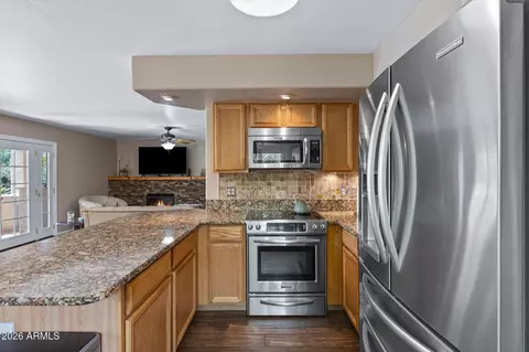 Kitchen - 3921 Esplanade Ave, Gilbert, AZ 85297 photo 3 of 5