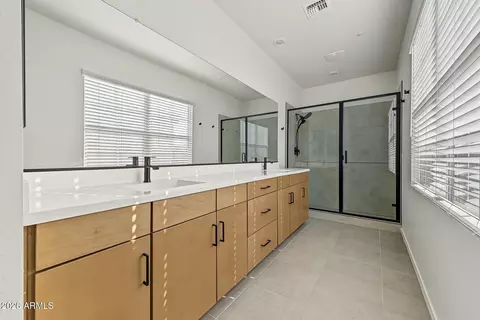 Bath - 1544 E Dublin St, Gilbert, AZ 85295 photo 2 of 5