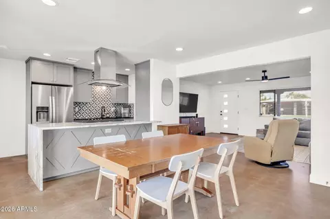 Dining - 1225 E Seldon Ln, Phoenix, AZ 85020 photo 1 of 2