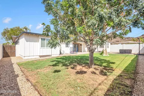 Exterior - 1225 E Seldon Ln, Phoenix, AZ 85020 photo 8 of 9