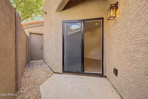 Exterior - 4024 E Paradise Dr, Phoenix, AZ 85028 photo 4 of 10