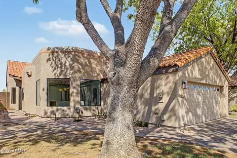 Exterior - 4024 E Paradise Dr, Phoenix, AZ 85028 photo 8 of 10