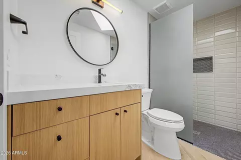 Bath - 4024 E Paradise Dr, Phoenix, AZ 85028 photo 4 of 5
