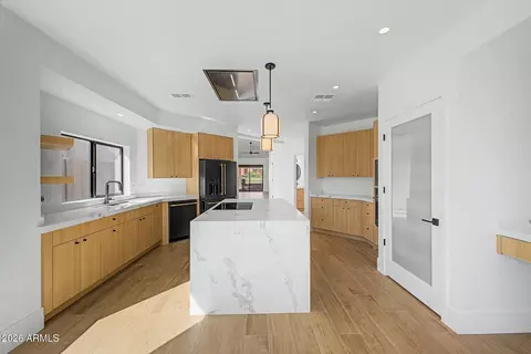 Kitchen - 4024 E Paradise Dr, Phoenix, AZ 85028 photo 3 of 4