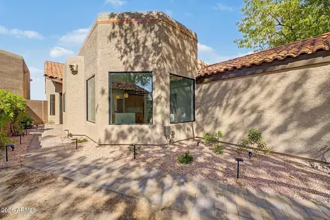 Exterior - 4024 E Paradise Dr, Phoenix, AZ 85028 photo 2 of 10