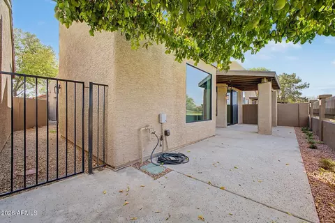 Exterior - 4024 E Paradise Dr, Phoenix, AZ 85028 photo 5 of 10