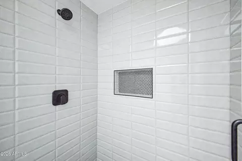 Bath - 4024 E Paradise Dr, Phoenix, AZ 85028 photo 5 of 5