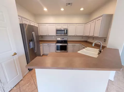 Kitchen - 2464 W Warren Dr, Anthem, AZ 85086 photo 1 of 2