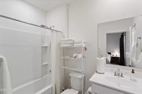 Bath - 2257 W Echo Ln, Phoenix, AZ 85021 photo 3 of 3