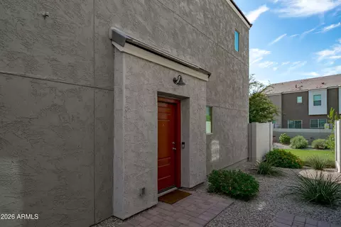 Exterior - 2257 W Echo Ln, Phoenix, AZ 85021 photo 2 of 13