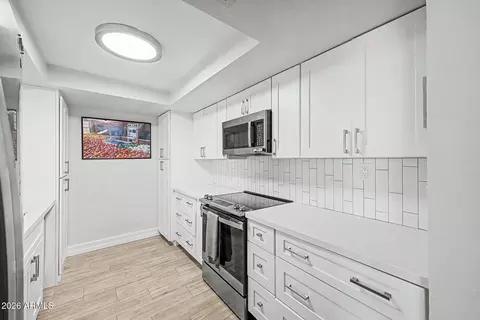 Kitchen - 3825 E Camelback Rd #122, Phoenix, AZ 85018 photo 1 of 1
