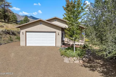 11630 Homestead Ln, Flagstaff, AZ 86004