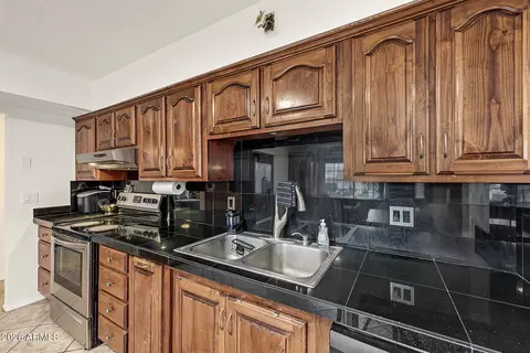 Kitchen - 2410 E Contessa St, Mesa, AZ 85213 photo 2 of 4