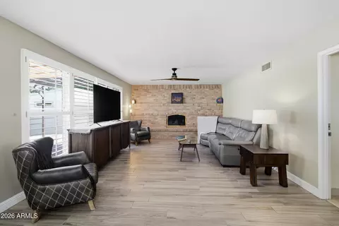 Living - 9601 N 35th Pl, Phoenix, AZ 85028 photo 3 of 4