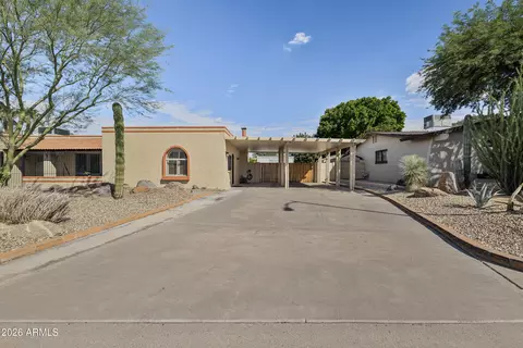 Exterior - 9601 N 35th Pl, Phoenix, AZ 85028 photo 3 of 7