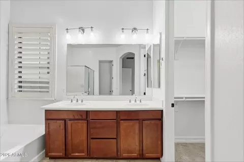 Bath - 2913 Ebony Dr, Chandler, AZ 85286 photo 2 of 3