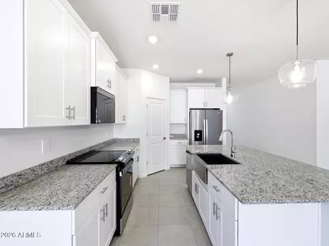 7441 E Tintype Rd, San Tan Valley, AZ 85143