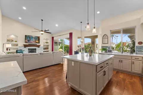 Kitchen - 1902 E Willow Tree Ct, Gilbert, AZ 85234 photo 4 of 5