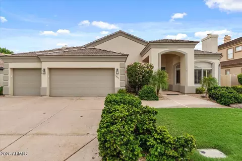 Exterior - 1902 E Willow Tree Ct, Gilbert, AZ 85234 photo 9 of 12