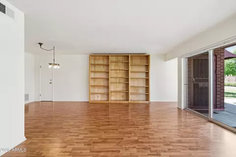Living - 170 E Coronado Rd #62, Phoenix, AZ 85004 photo 6 of 10