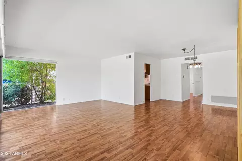 Living - 170 E Coronado Rd #62, Phoenix, AZ 85004 photo 4 of 10