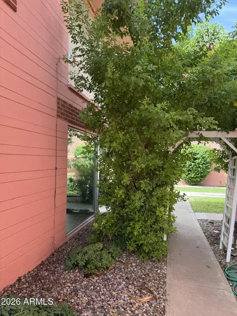 Exterior - 170 E Coronado Rd #62, Phoenix, AZ 85004 photo 8 of 17