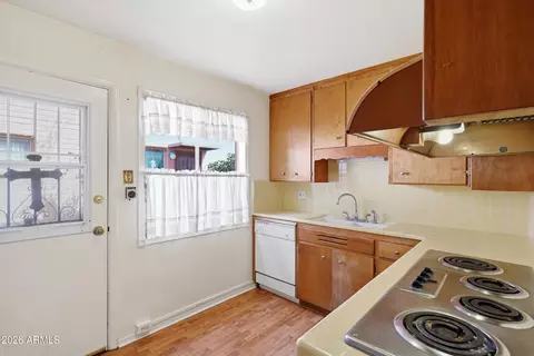 Kitchen - 170 E Coronado Rd #62, Phoenix, AZ 85004 photo 4 of 4