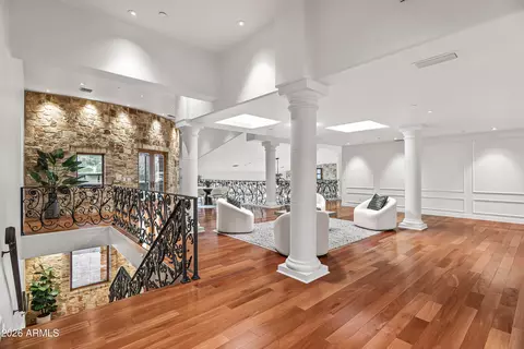 Entry Way - 4937 E Rockridge Rd, Phoenix, AZ 85018 photo 2 of 4