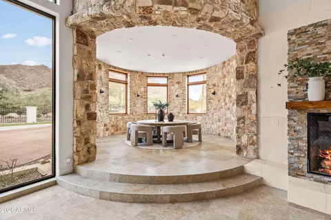 Dining - 4937 E Rockridge Rd, Phoenix, AZ 85018 photo 1 of 2