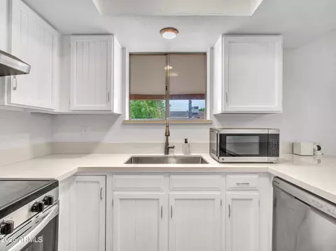 Kitchen - 1842 E Grove Cir, Mesa, AZ 85204 photo 5 of 5