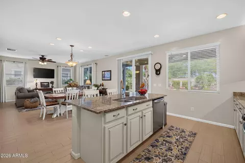 Kitchen - 7424 E Olla Ave, Mesa, AZ 85212 photo 4 of 4