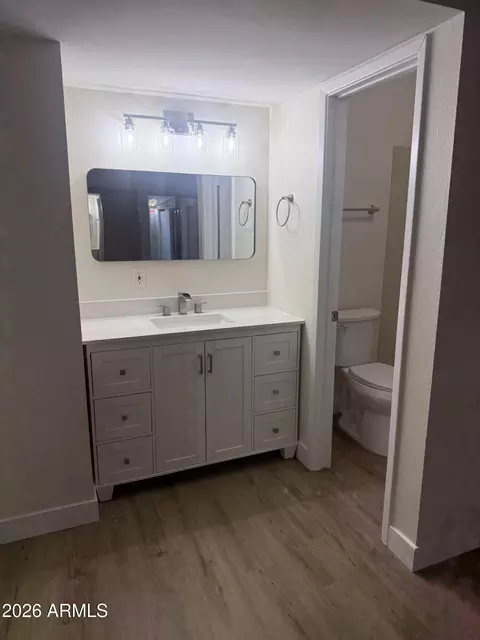 Bath - 1622 E Campbell Ave #R, Phoenix, AZ 85016 photo 1 of 4