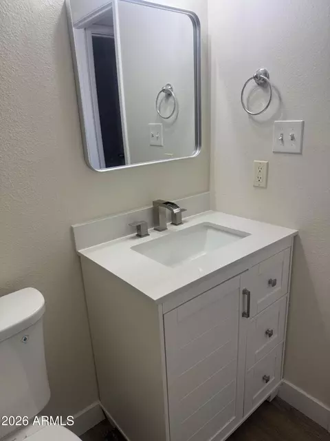 Bath - 1622 E Campbell Ave #R, Phoenix, AZ 85016 photo 3 of 4