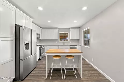 218 W Beautiful Ln, Phoenix, AZ 85041
